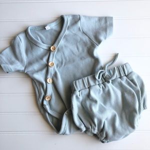 Bloomer and bodysuit baby outfit set